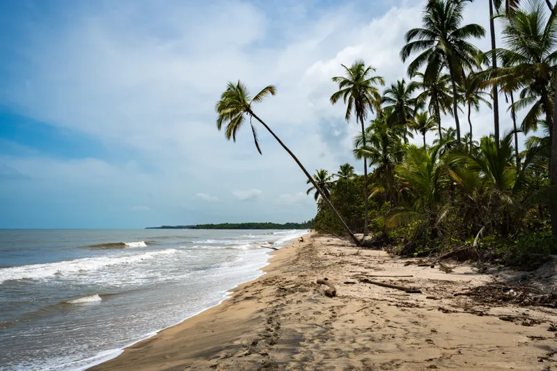 Water stealing sand — Tayrona, Colombia