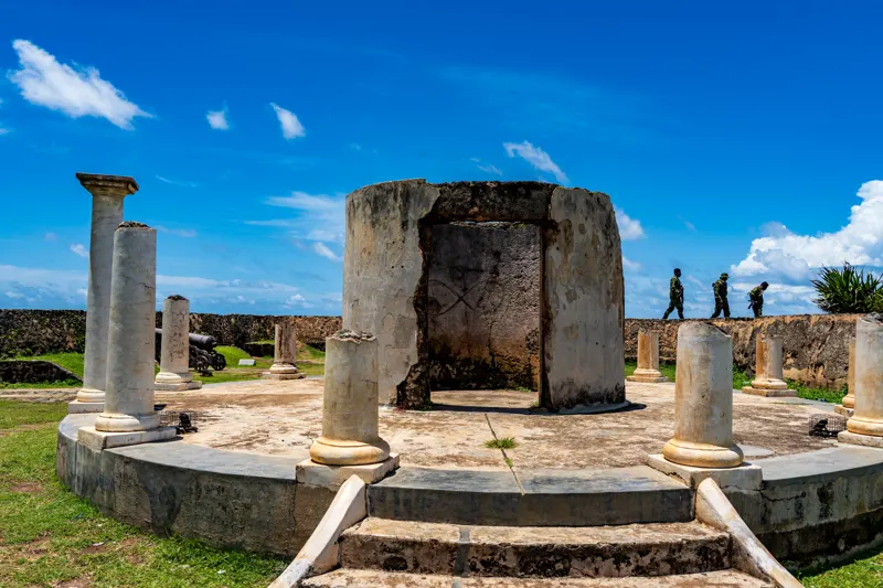Serendib: Drums, Stupas and Salt Air — Galle, Sri Lanka