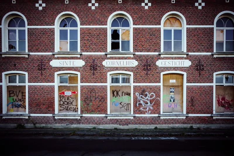 Vaults and Vacancies — Beveren, Belgium
