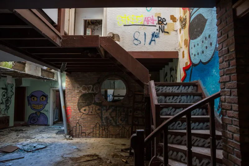 Doel, Written on the Walls — Belgium